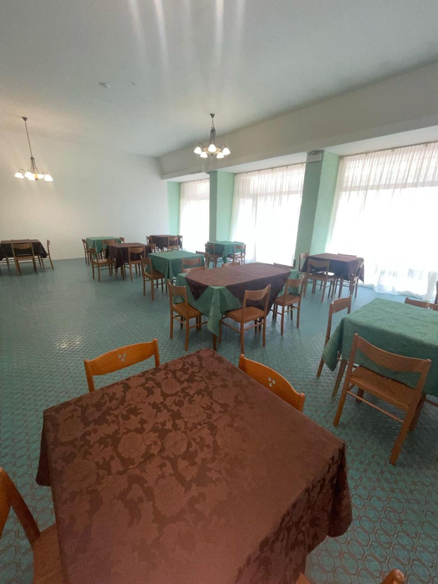 Hotel Zeus Lido di Classe Kültér fotó